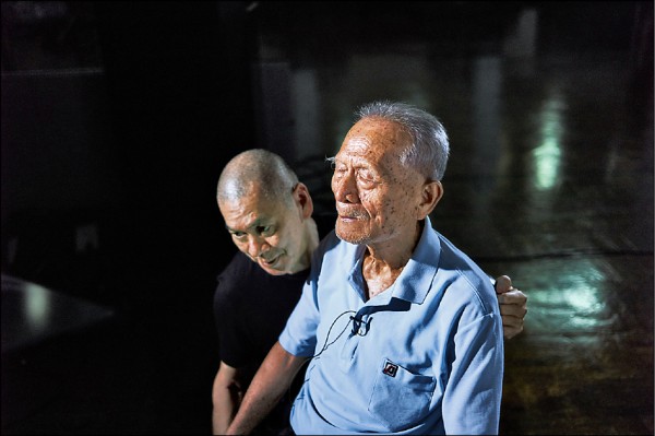 Tsai Ming Liang devises the composition and lighting for each actor, capturing the subtle changes in their expression and voice. (Courtesy of Tsai Ming Liang Studio)